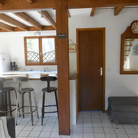 Σαλέ Three-bedroom Chalet 70m² *